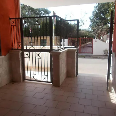 Cozy Retreat Near Baia Beaches *