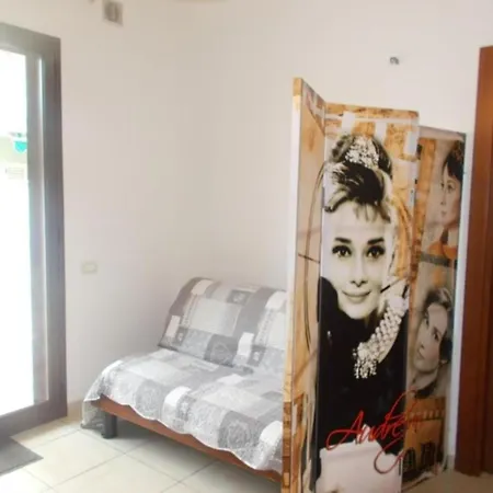 Cozy Retreat Near Baia Beaches Apartment